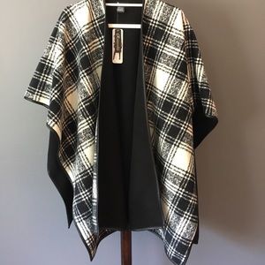 NWT Reversible Black & Cream Plaid Cape OS
